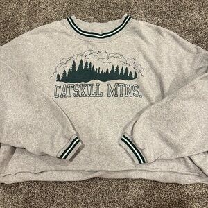 American Eagle Gray and Green Graphic Sweatshirt